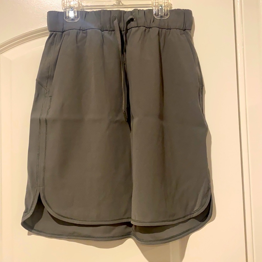Lululemon skirt-new without tags. Never worn.